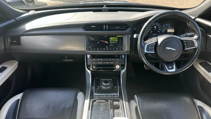 2016 Jaguar Xf