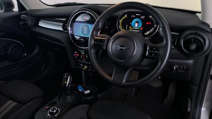 2022 Mini Hatch