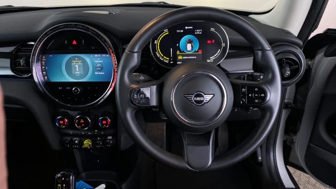 2022 Mini Hatch