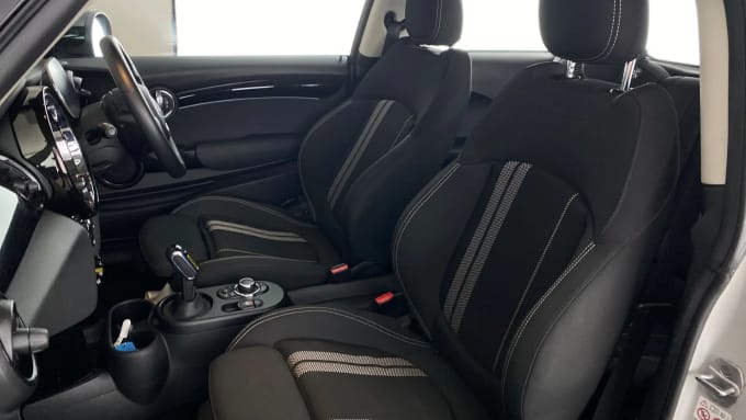 2022 Mini Hatch
