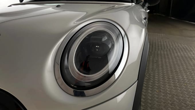 2022 Mini Hatch