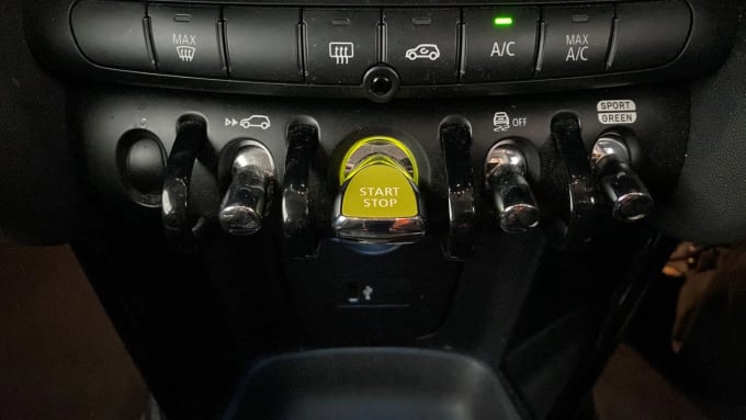 2022 Mini Hatch