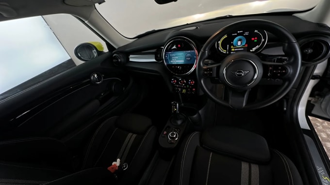 2022 Mini Hatch