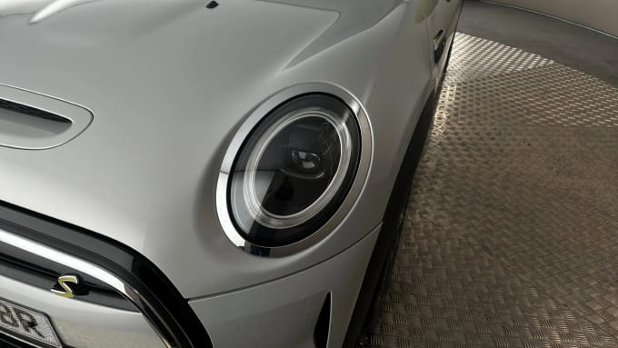 2022 Mini Hatch