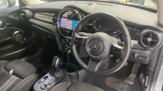 2022 Mini Hatch