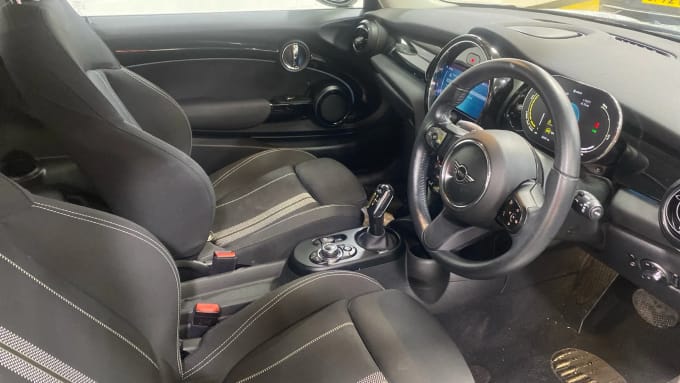 2022 Mini Hatch