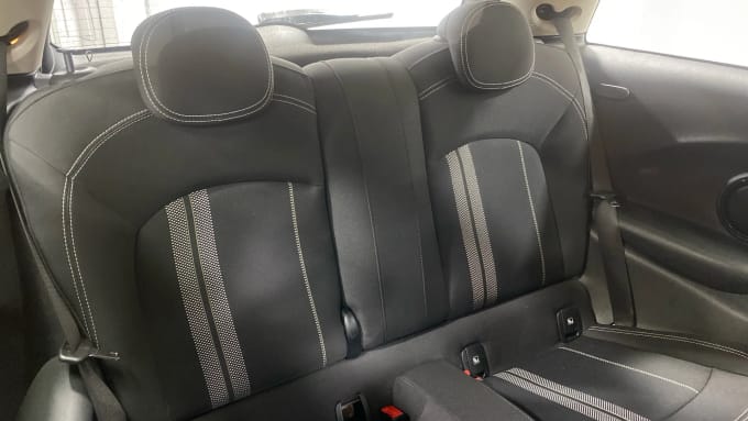 2022 Mini Hatch