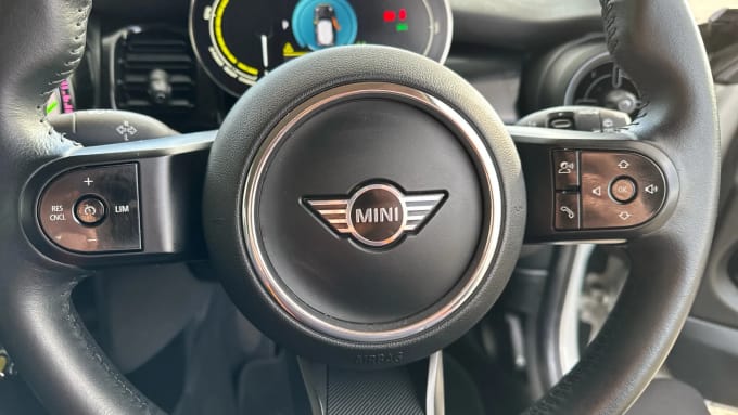 2022 Mini Hatch