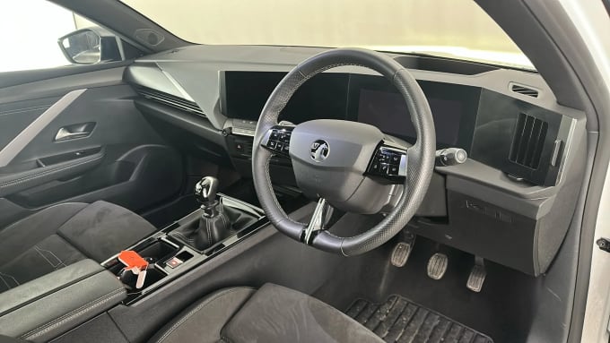 2024 Vauxhall Astra