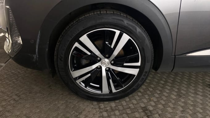 2021 Peugeot 5008