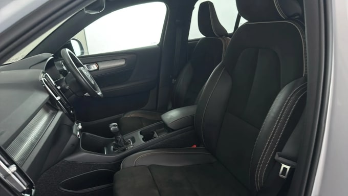 2021 Volvo Xc40