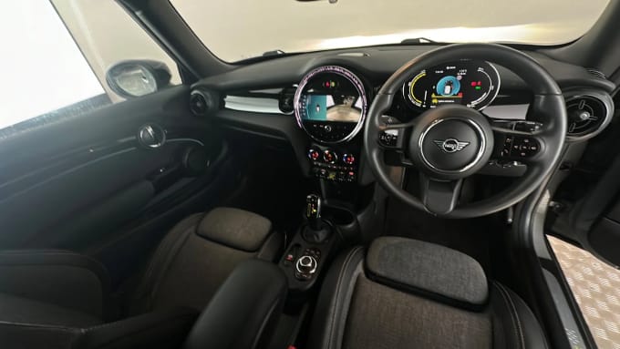 2021 Mini Hatch