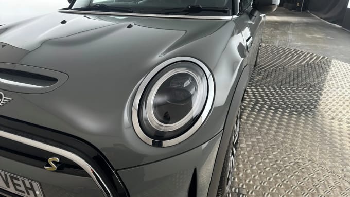 2021 Mini Hatch