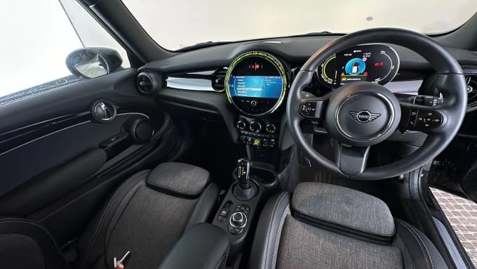 2022 Mini Hatch