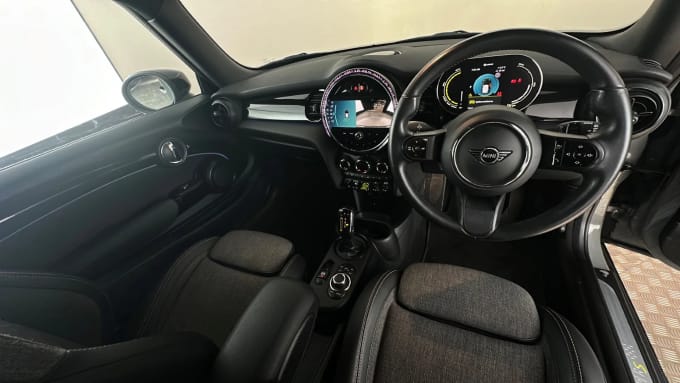 2021 Mini Hatch