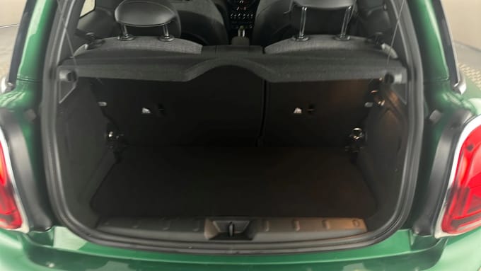 2022 Mini Hatch