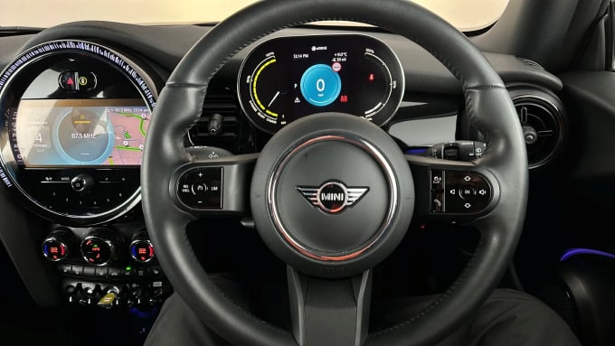 2023 Mini Hatch