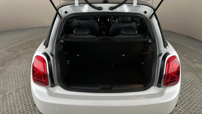 2023 Mini Hatch