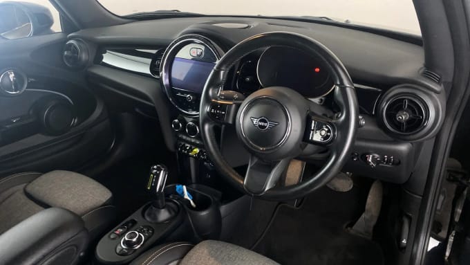 2021 Mini Hatch