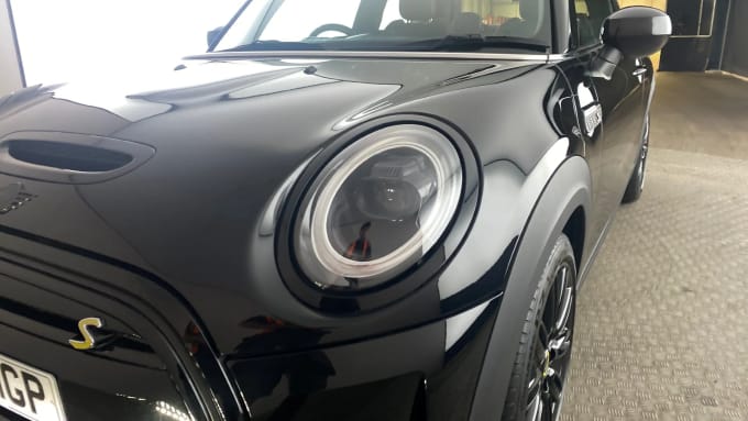 2021 Mini Hatch