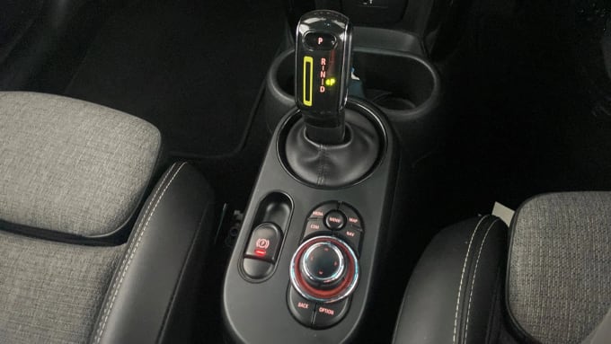 2021 Mini Hatch