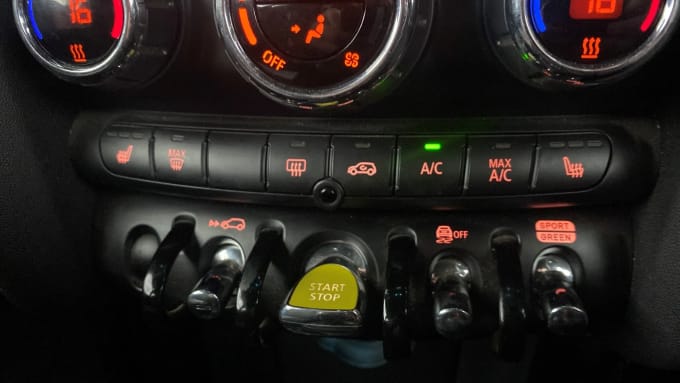 2021 Mini Hatch