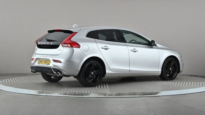 2017 Volvo V40