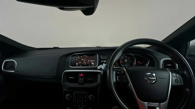 2017 Volvo V40