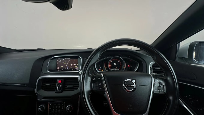 2017 Volvo V40