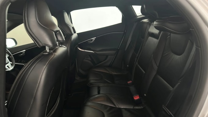 2017 Volvo V40