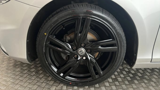 2017 Volvo V40