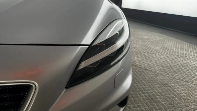 2017 Volvo V40