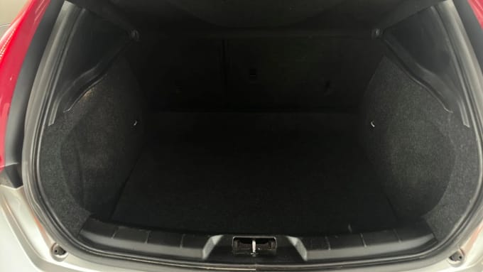 2017 Volvo V40