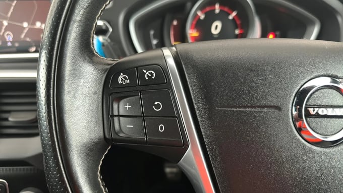 2017 Volvo V40