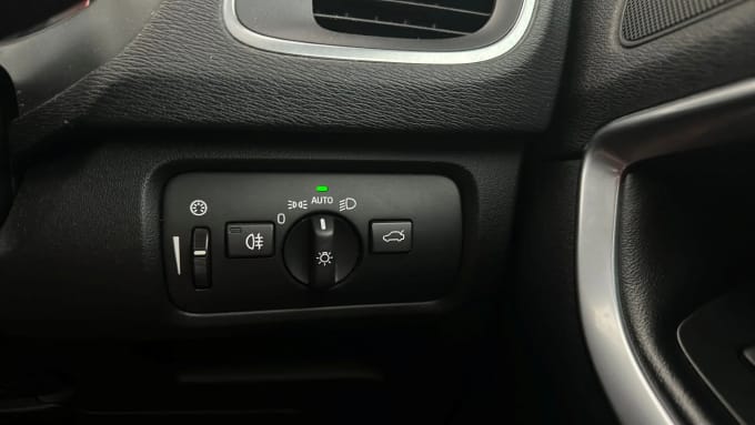 2017 Volvo V40