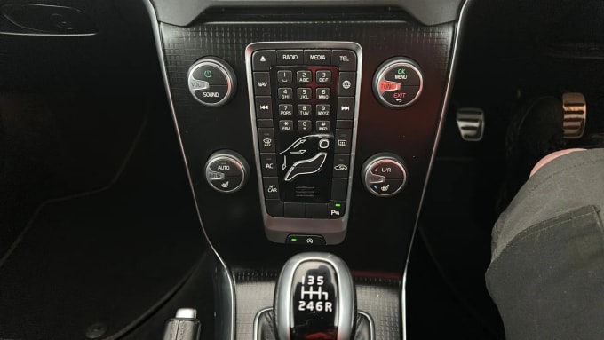 2017 Volvo V40