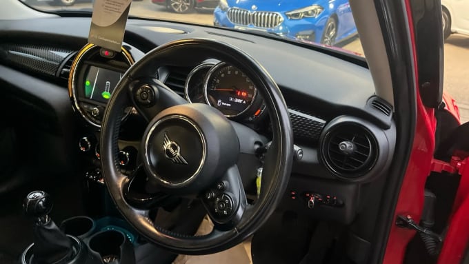 2018 Mini Hatch