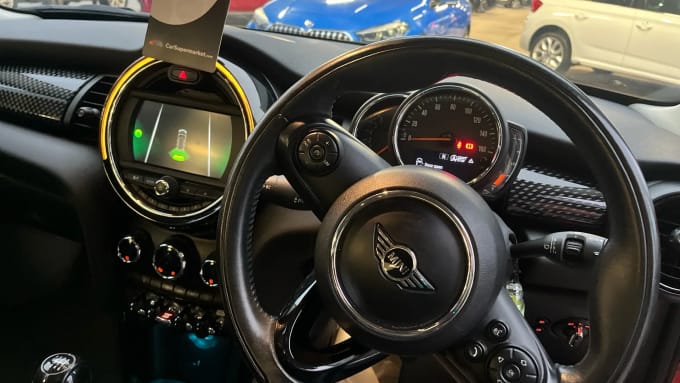 2018 Mini Hatch