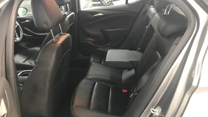 2018 Vauxhall Astra