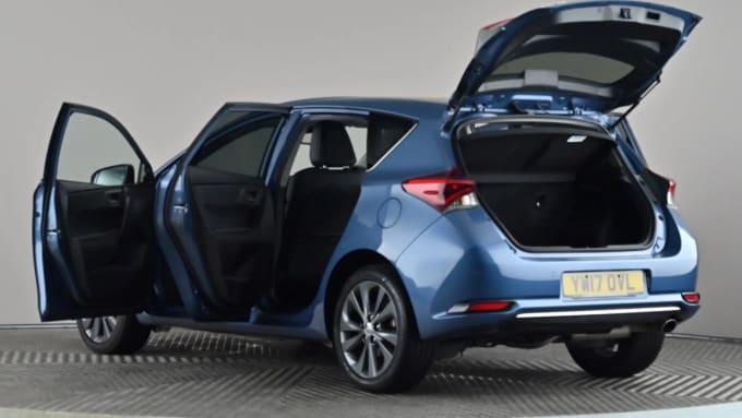 2017 Toyota Auris