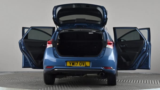 2017 Toyota Auris