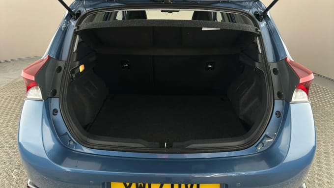 2017 Toyota Auris