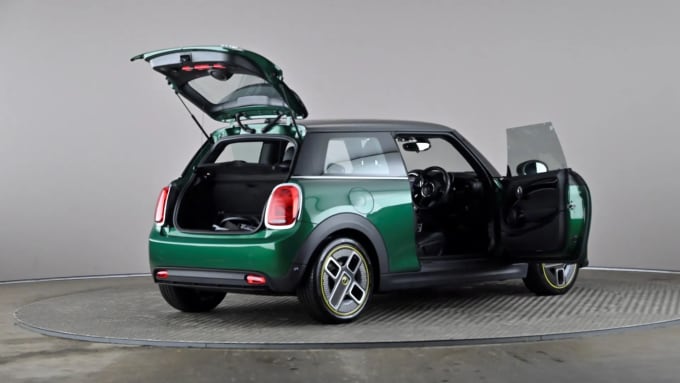 2022 Mini Hatch