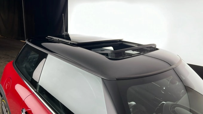 2021 Mini Hatch