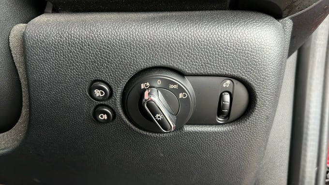 2021 Mini Hatch