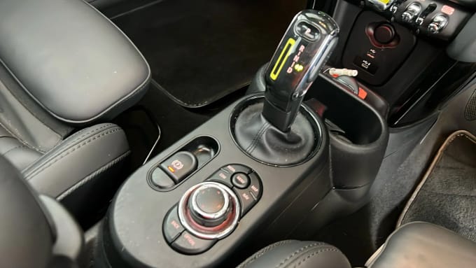 2021 Mini Hatch