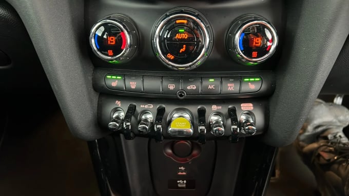 2021 Mini Hatch