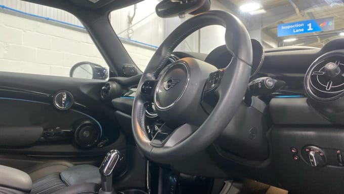 2021 Mini Hatch