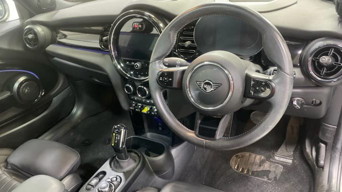 2021 Mini Hatch