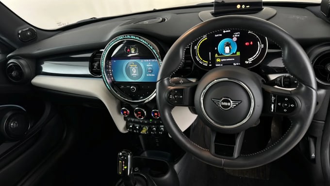 2023 Mini Hatch